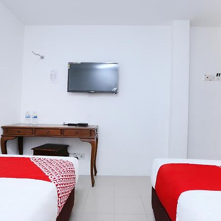 Oyo 89672 Eg Hotel Jj Johor Bahru Esterno foto