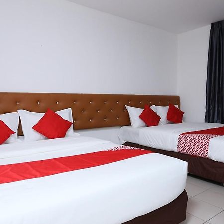 Oyo 89672 Eg Hotel Jj Johor Bahru Esterno foto