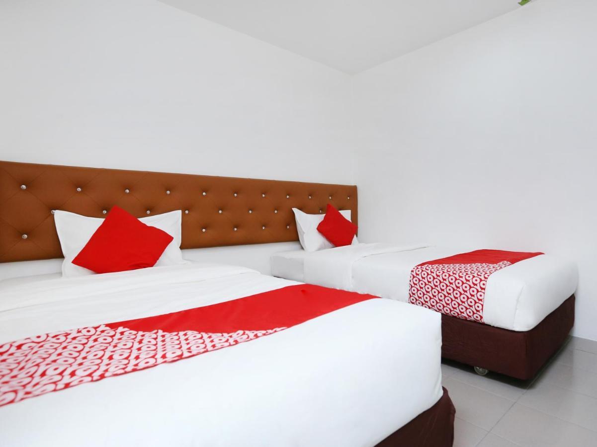 Oyo 89672 Eg Hotel Jj Johor Bahru Esterno foto