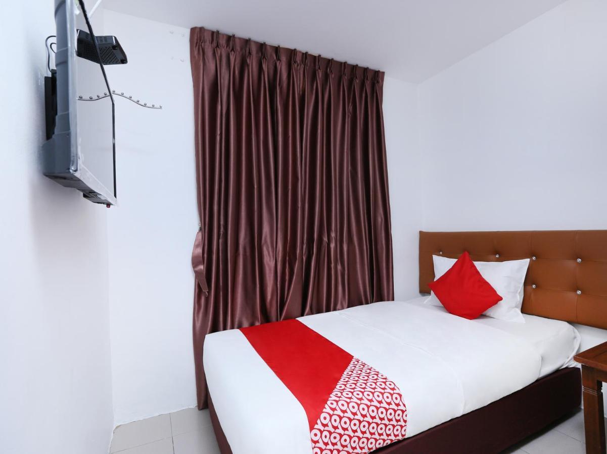 Oyo 89672 Eg Hotel Jj Johor Bahru Esterno foto