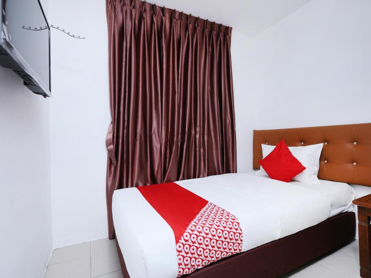 Oyo 89672 Eg Hotel Jj Johor Bahru Esterno foto