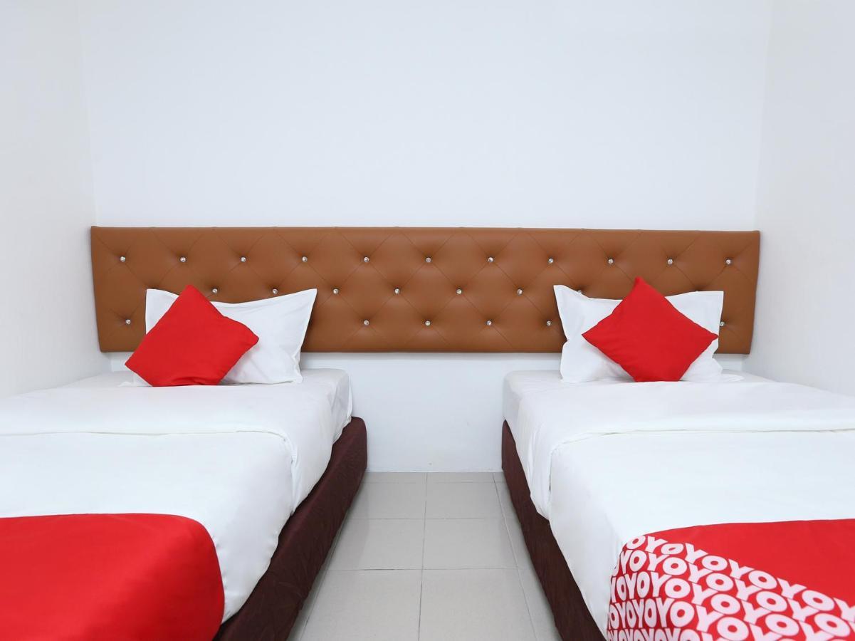 Oyo 89672 Eg Hotel Jj Johor Bahru Esterno foto