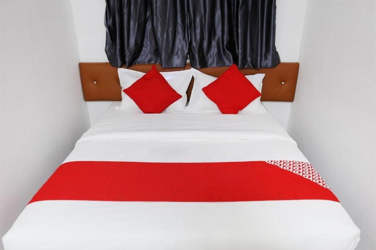 Oyo 89672 Eg Hotel Jj Johor Bahru Esterno foto